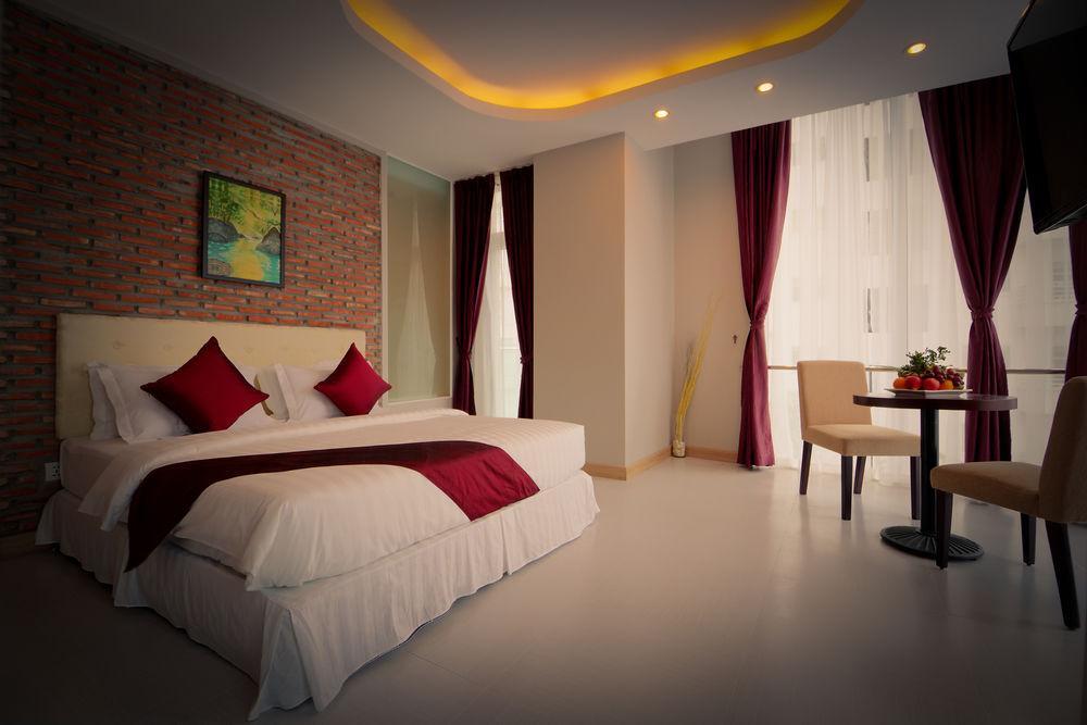 Colina Sky Hotel Phnom Penh Bagian luar foto