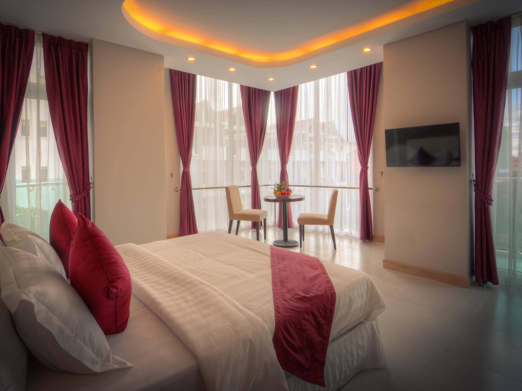 Colina Sky Hotel Phnom Penh Bagian luar foto