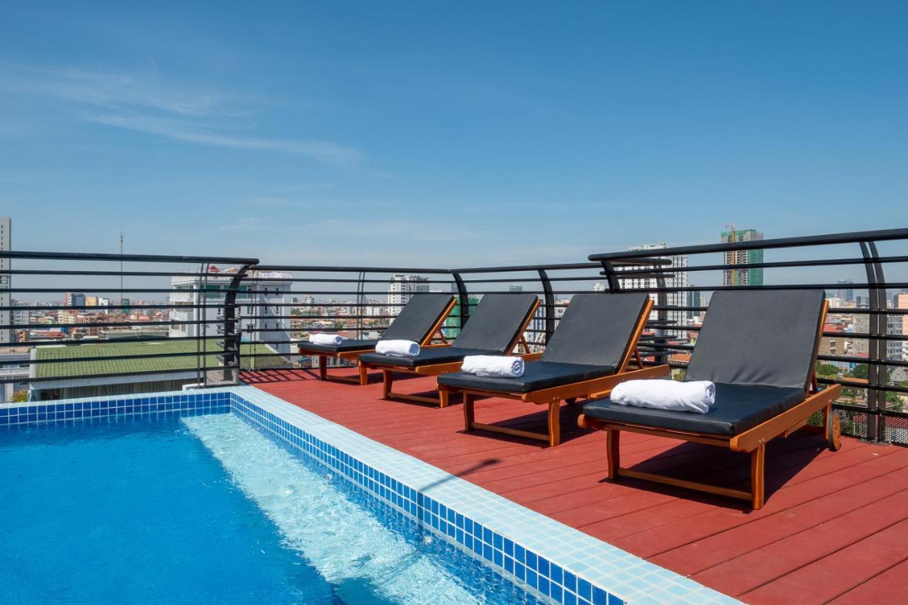 Colina Sky Hotel Phnom Penh Bagian luar foto