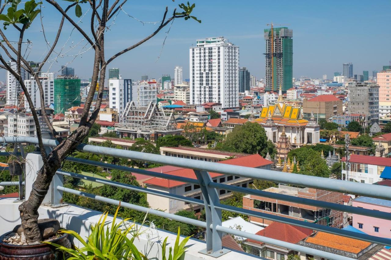 Colina Sky Hotel Phnom Penh Bagian luar foto