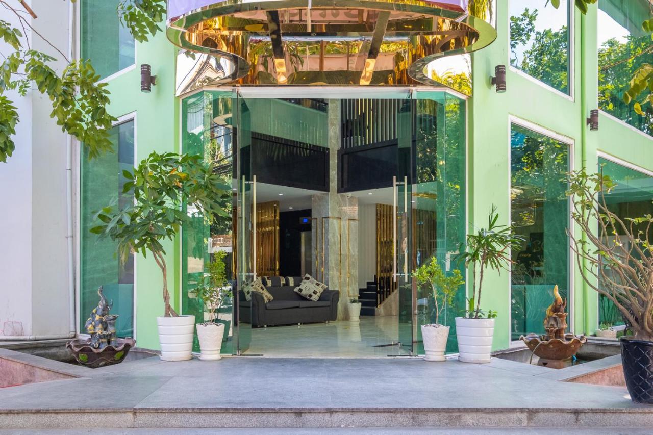 Colina Sky Hotel Phnom Penh Bagian luar foto